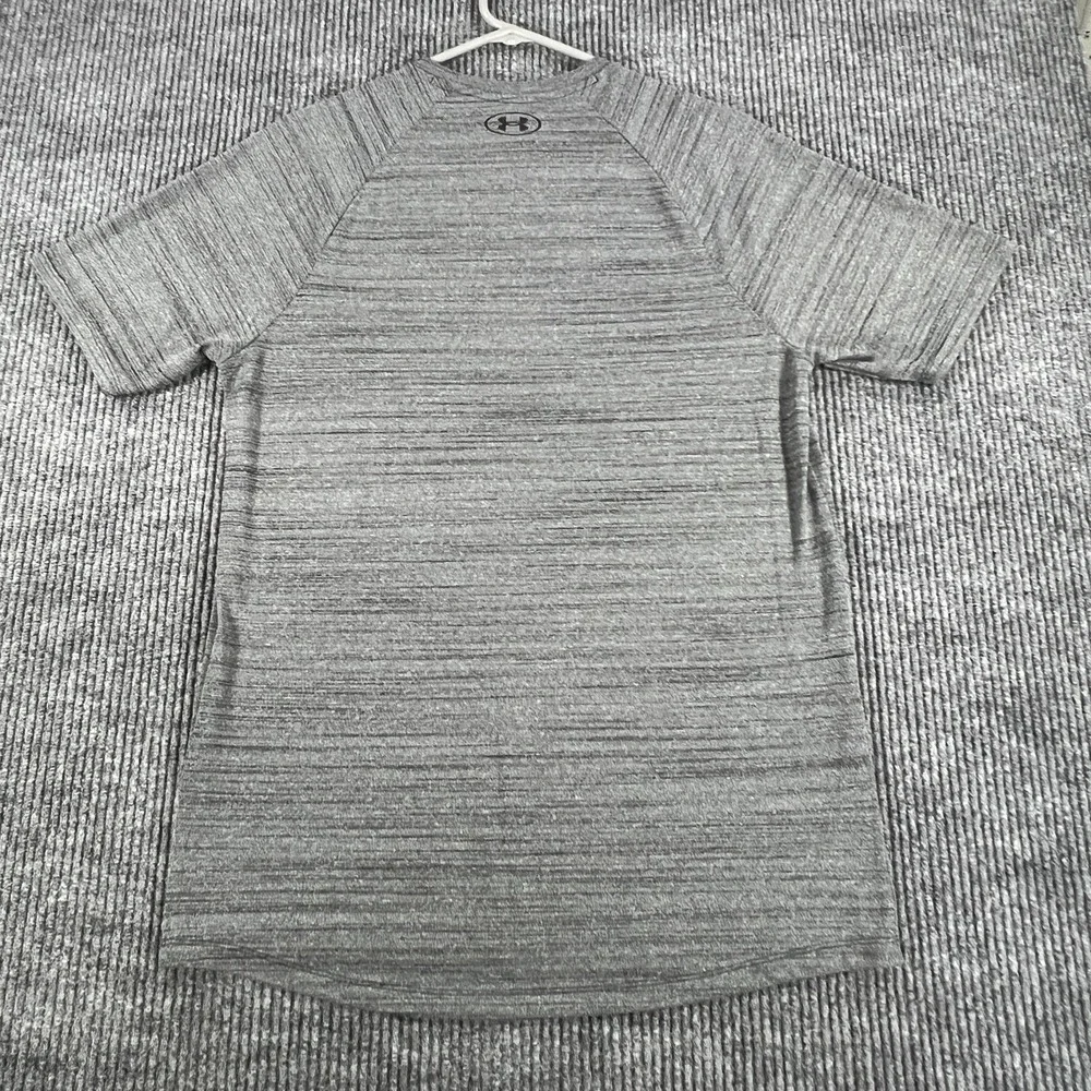 Under Armour Shirt Mens Medium Gray Short Sleeve Loose Fit Casual‎ Workout Gym